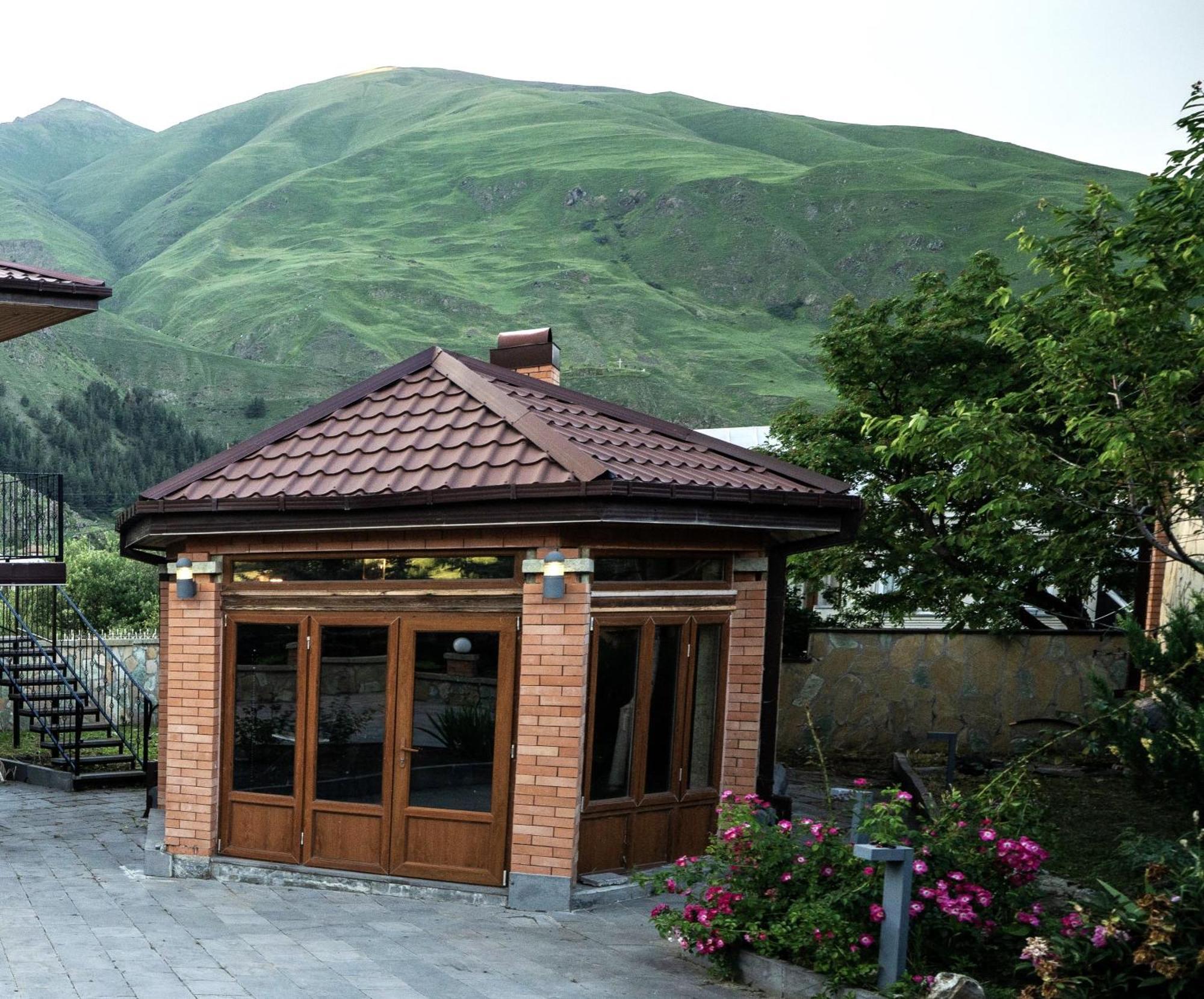 Vardisubani Villa คัซเบกี ภายนอก รูปภาพ