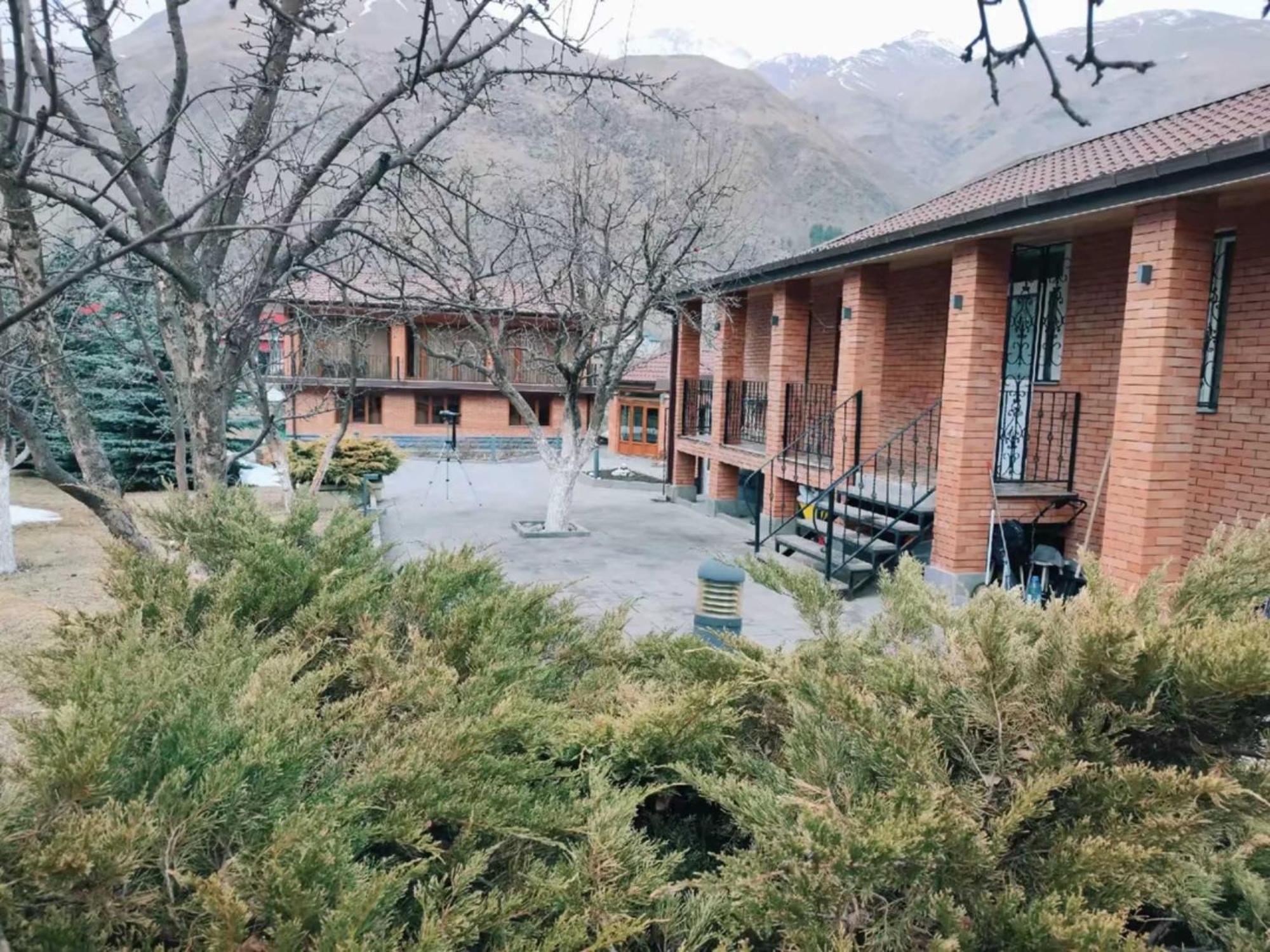 Vardisubani Villa คัซเบกี ภายนอก รูปภาพ